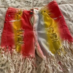 Multicolored frayed jean shorts